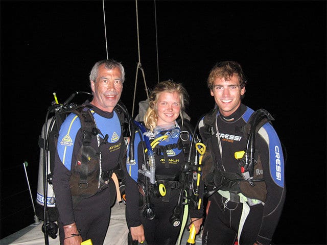 night scuba diving onboard Apollo whitsundays