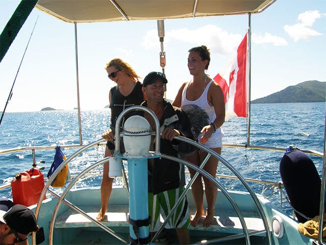 learn to sail during the whitsundays tour 