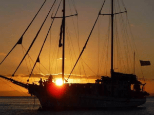 Whitsundays Overnight Sailing Tours