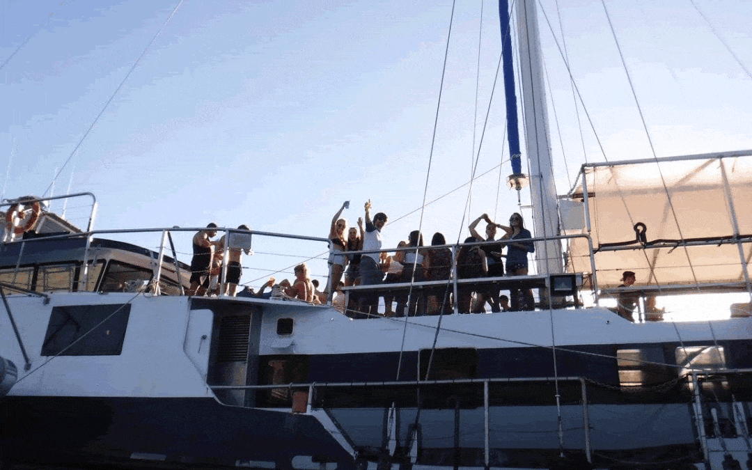 Whitsundays Party Boat Tours
