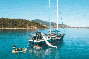 Best Whitsunday Sailing Adventure For Backpackers with a low budget